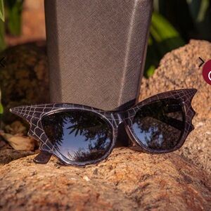 La Femme En Noir Batwing Sunglasses in Smoke Spiderweb